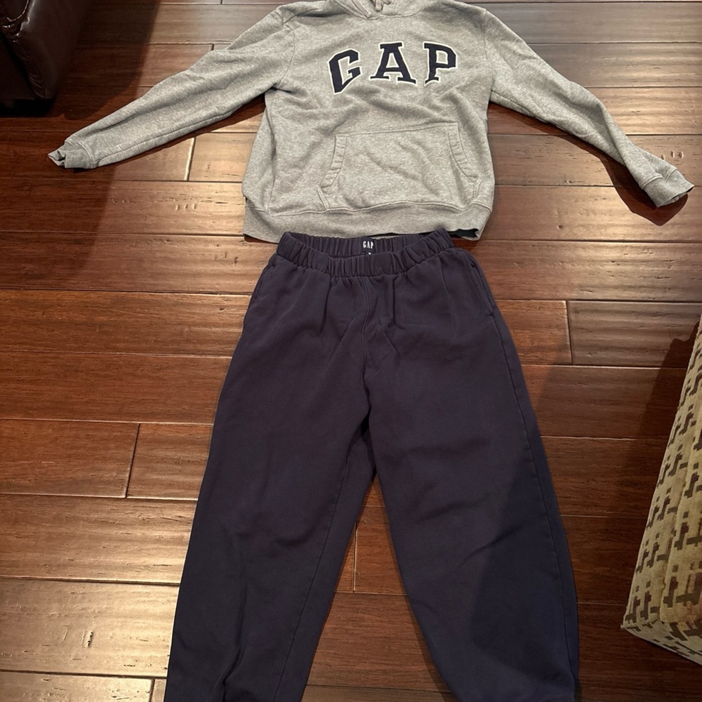 GAP Navy Baggy Fit Sweatpants & Grey GAP logo hooded sweatshirt w/ front pocket